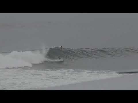Uluwatu - Long Lines At The Racetrack #balisurfing