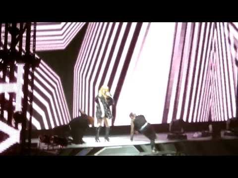 [Fancam] 121125 Taeyeon Devil's Cry @ SMTOWN live in Bangkok
