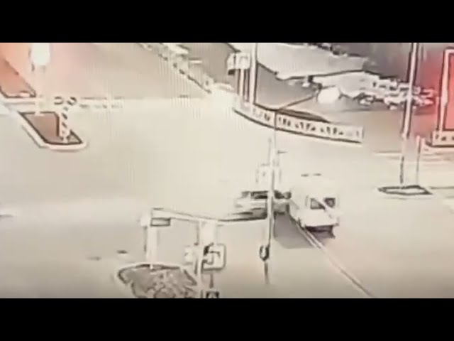 В Саянске машина скорой помощи столкнулась с минивэном