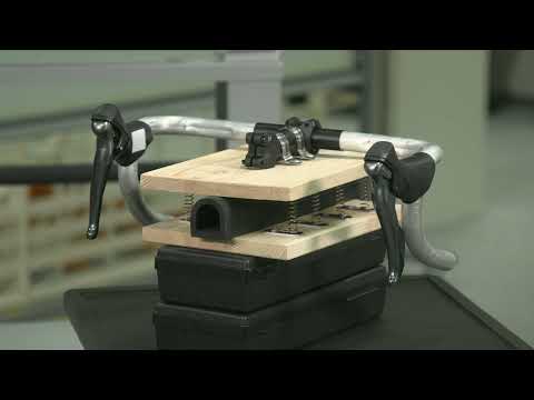 「メディア学部」自転車ゲーム体重移動を考慮したインタラクション