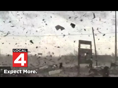 Tornado touches down in SW Michigan