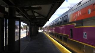 preview picture of video 'MBTA Commuter Rail arriving at Campello'