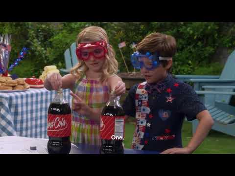 Fuller house S3E3 Rose sprays Max with coke