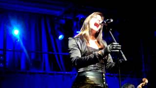 Floor Jansen &amp; RLSQ - Monolith Of Doubt &amp; My Pledge Of Allegiance #1 (P60 Amstelveen 27.12.2009) 1/9