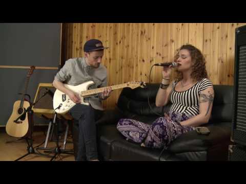 Sophie Simonds - Ain't No Sunshine (Cover) LIVE at The Foundry Studios