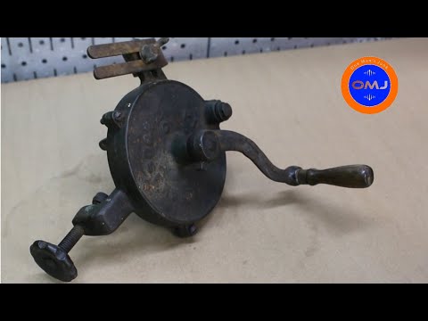 Vintage Hand-Crank Grinder Restoration