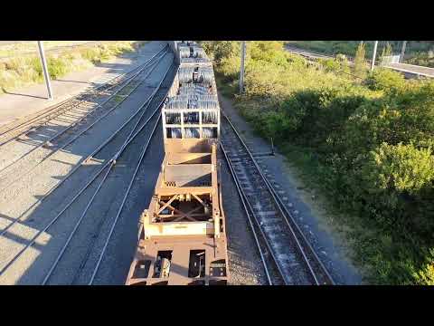 Pacific National crews shunt (NR28 - NR103 - LDP007) ex-6MW2 forming 7WB2 in Cringila, NSW.