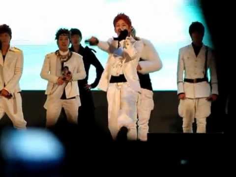 121109 Block B - Nanlina @ Lotte World [fancam]
