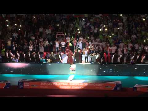 Валя Балканска & 100 кабагайди - Излел е Дельо хайдутин (Арена Армеец)