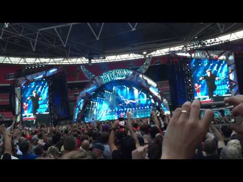 AC/DC Wembley 2015 Thunderstruck