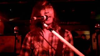 Currents Convulsive - Pierce The Veil / Jaime falling Live At The Basement