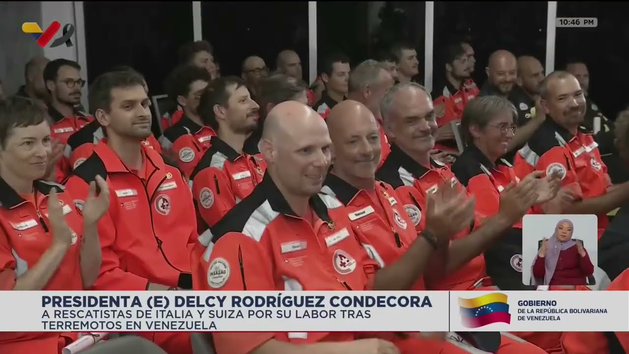 Delcy Rodríguez condecora a rescatistas de Italia y Suiza que ayudaron tras terremotos