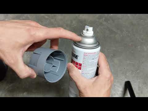 SO ENTFERNEN SIE DEN DECKEL EINER SPRAYDOSE