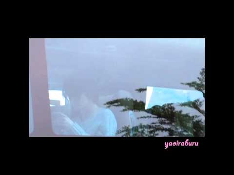 130308 Infinite Sungjong in bus (arrived at jakarta airport)