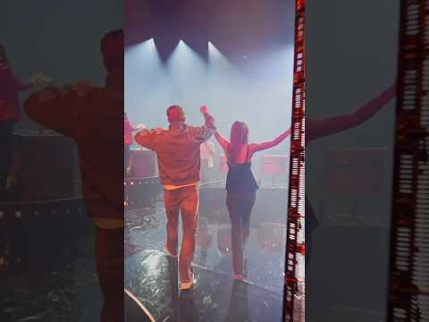 Överraskar ett fan med Benjamin Ingrosso framför 14 000 pers🤯 kommentera om du vill vara med…