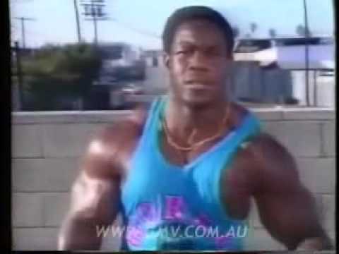 Bertil Fox's Pecs - Peitão de macho