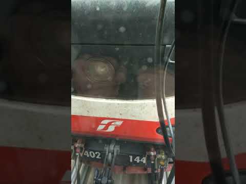 HD - Locomotiva E402 B 144 in testa al Frecciabianca (FB 8801) Venezia S.L. - Lecce