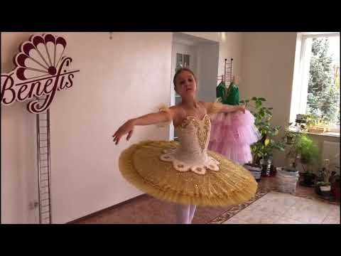 Stage costume F 0102 - video 2