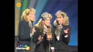 Star Sisters - Andrews Sisters Medley (Don't Sit Under The Apple Tree, Moonlight Serenade, Oh Mama)