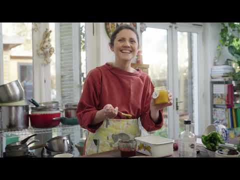 Beetroot, blackberry and leaf salad (inspired by Georgian Charkhali)