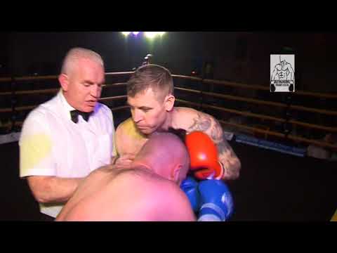 Gary Parr vs Aron Jones