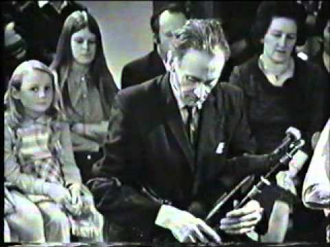 Séamus Ennis - Uilleann Pipes - Simply brilliant!