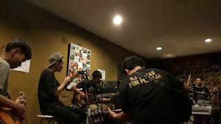 Download lagu Kami Bersama Persija -  Circle Cloud (cover) mp3