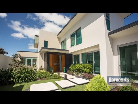 14 Steeple Lane, Seatoun | Mike Robbers Harcourts