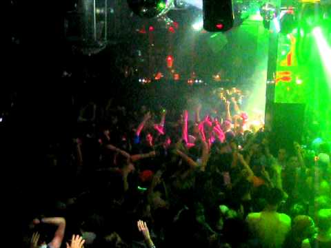 David Waxman at Pacha 5-26-11 (Wolfgang Gartner)