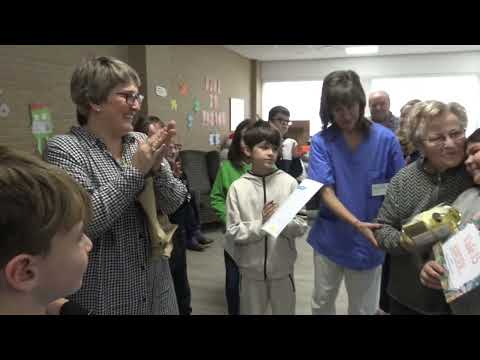 Un animado  bingo musical une generaciones en Huarte