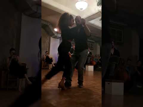 Dilara Ogretmen and Pablo Rodriguez - Orkesta Cachivache - Mi serenata