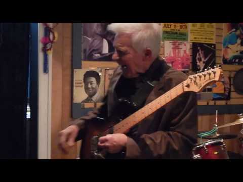 Bob Wood at Papa Turney's BBQ Dec 2016