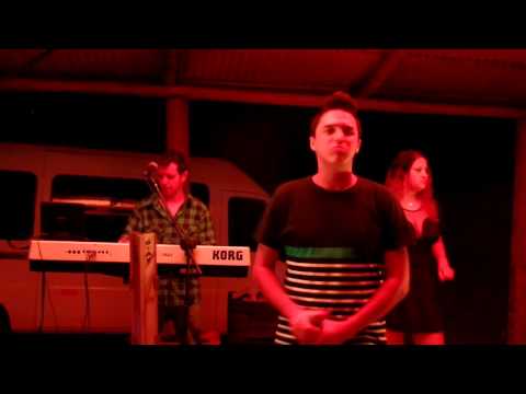 GRUPO SENSASHOW SE APRESENTANDO NO SHOW BENEFICENTE CONTRA A MIELO