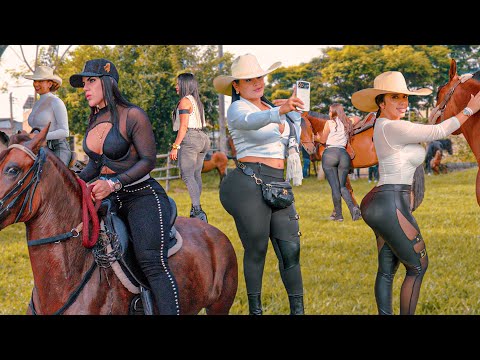 Increíble CABALGATA de MUJERES 😍 Hermosas Amazonas a Caballo 🐴 COLOMBIA 2025 🔥