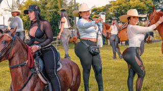 Increíble CABALGATA de MUJERES 😍 Hermosas Amazonas a Caballo 🐴 COLOMBIA 2025 🔥