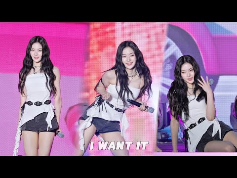 250917 STAYC ISA ‘I WANT IT’ @Plaza Gwanghwamun (STAGE W for Chungnam) / Fancam