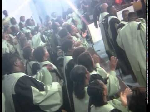The Georgia Mass Choir - Sunday Morning Medley