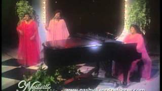 Clark Sisters Pray For The U.S.A. .wmv