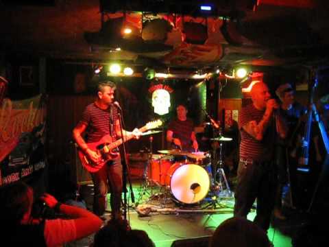 freddie fano and the marijuana trio- en cartagena- coyote rock bar rocket 88rnrco