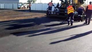 preview picture of video 'Asphalt Swan Hill - Rolling & Trimming Asphalt Video 2.mov'