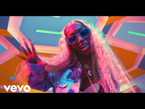 Mia Ariannaa - CMR (Official Music Video)