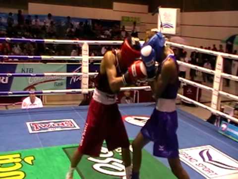 Worapot Petchkoom vs Wuttichai Masuk, R-2.mpg