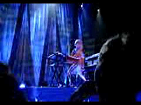 Tori Amos Boston 2009-08-17 Swirl intro (as Santa!)