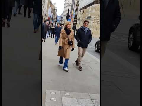 What are people wearing in London