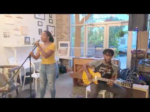 Lenci Live: Little While Longer @ Lucky Tree