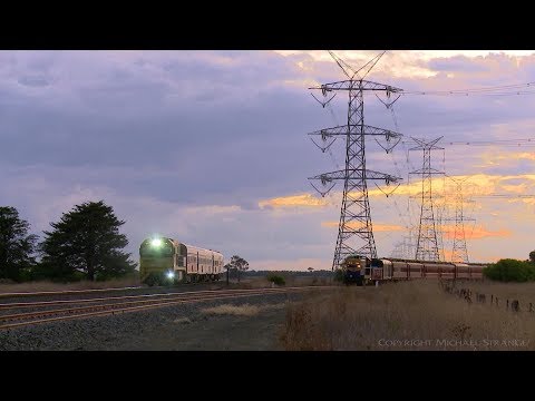 6AM8 "Overland" Passes Steamrail Special - PoathTV Australian Trains & Railways