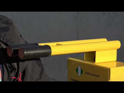 Erste Fahrradreparatursäule am Opladener Bahnhof