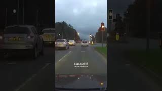 Mercedes driver forgets how traffic lights work… 🤔
