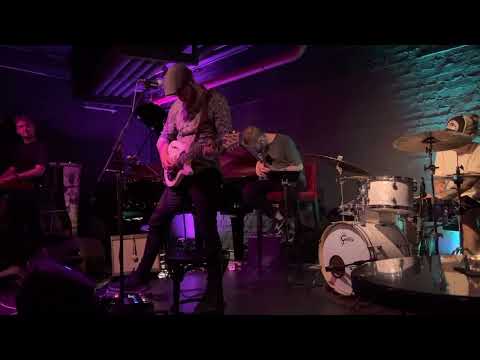 Lucky (Lewis Taylor cover) - Mike Mayfield - Live at Piano Smithfield