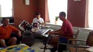 preview picture of video 'Przerwa obiadowa w Magnuszewie 04.07.2010 cz II .mp4'